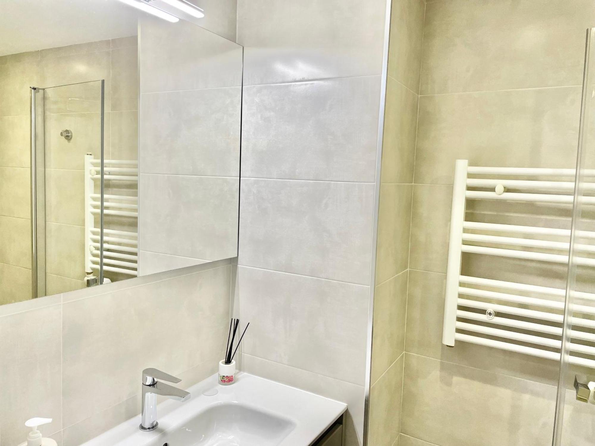 Apartamento San Lorenzo Playa. Vistas Al Mar. Gijón Eksteriør bilde